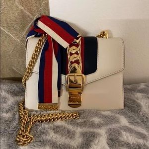 🔥🔥 Gucci Sylvie leather mini chain bag🔥🔥